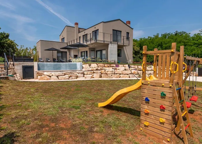 Beautiful Perlin With Pool In Visnjan