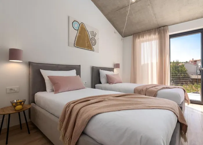 Vila Beautiful Perlin With Pool In Visnjan Farini