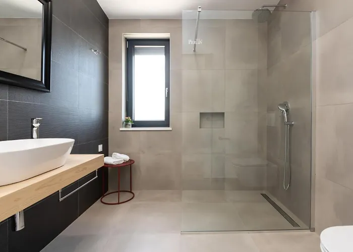 Beautiful Perlin With Pool In Visnjan