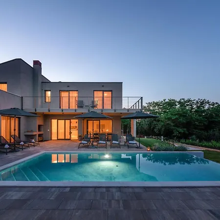 Villa Beautiful Perlin With Pool In Visnjan *
