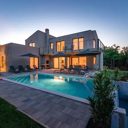 Beautiful Perlin With Pool In Visnjan Villa