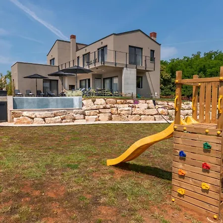 Beautiful Perlin With Pool In Visnjan